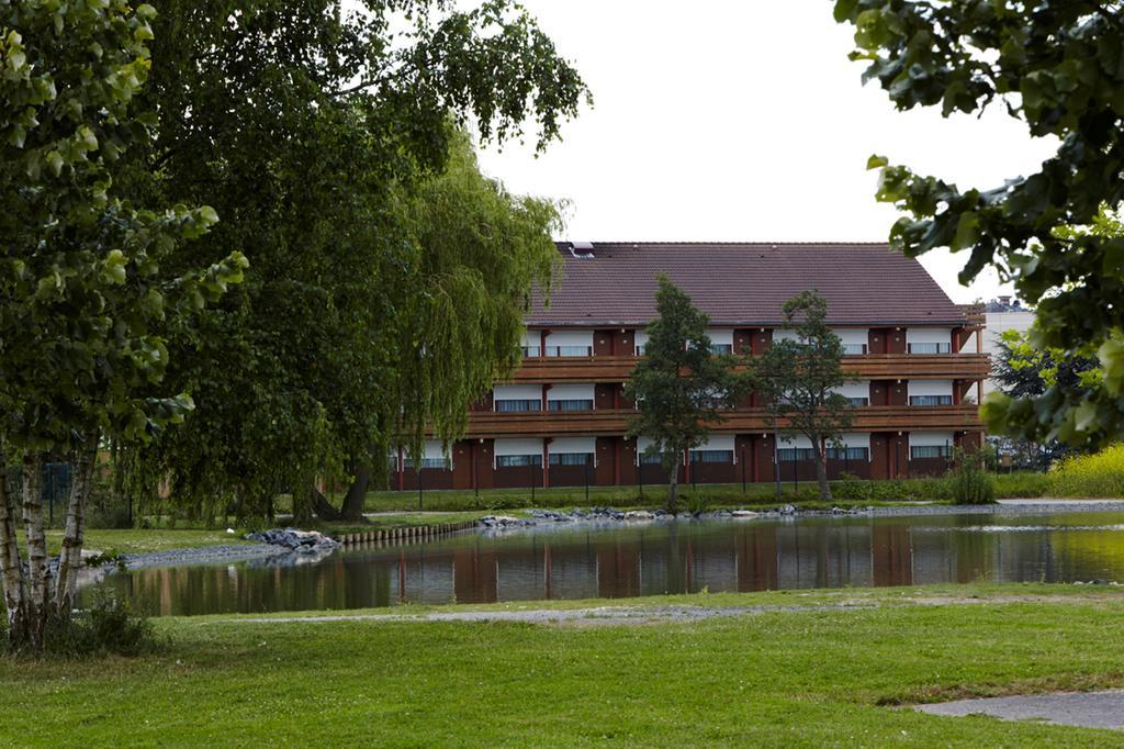 Hotel Campanile Lille - Lomme Exterior foto